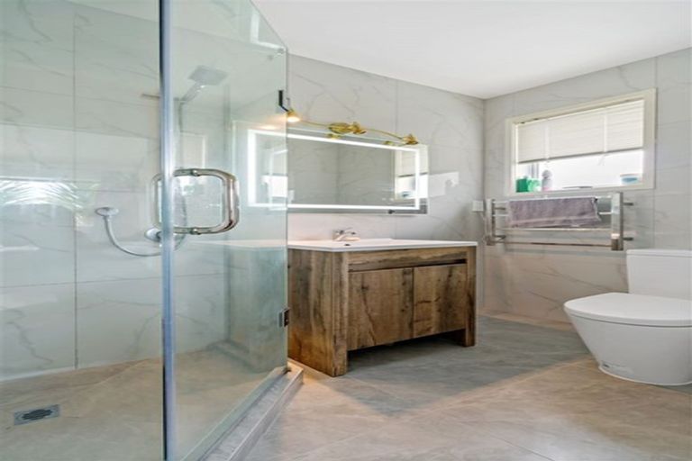 Photo of property in 68 Willis Road, Papakura, 2110