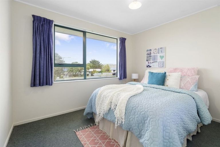 Photo of property in 2 Doncaster Terrace, Ascot Park, Porirua, 5024