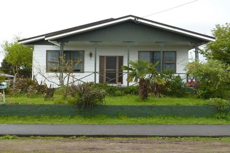 Photo of property in 39 Romilly Street, Westport, 7825