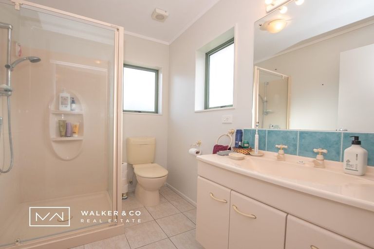 Photo of property in 15 Malcolm Gillies Grove, Totara Park, Upper Hutt, 5018