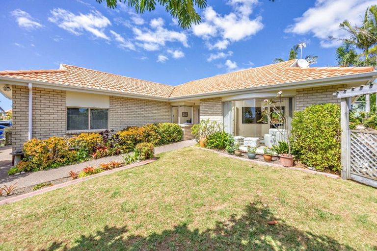 Photo of property in 4 Spinnaker Point, Manly, Whangaparaoa, 0930