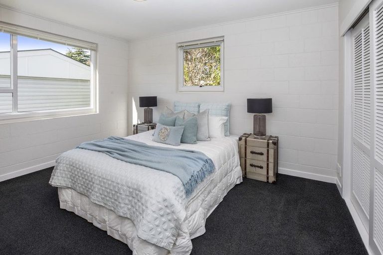 Photo of property in 8a Rosedale Place, Avonhead, Christchurch, 8042