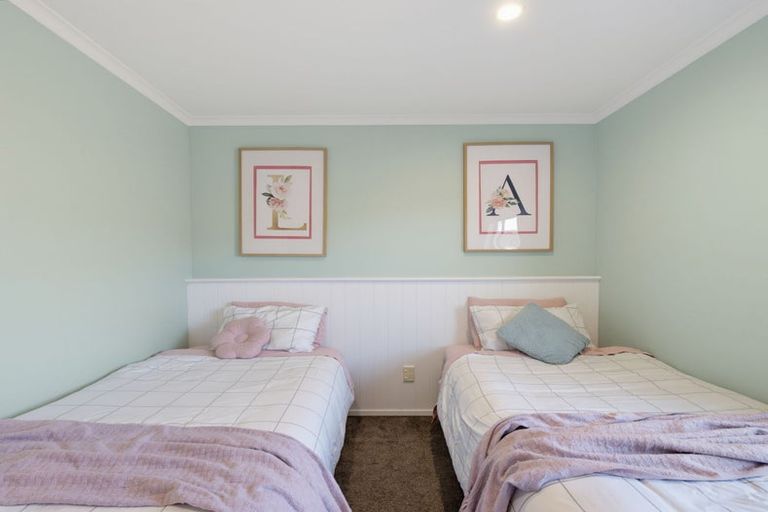 Photo of property in 33 Panckhurst Drive, Woodend, 7610