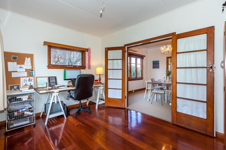 Photo of property in 72 Heretaunga Street, Palmerston North, 4414