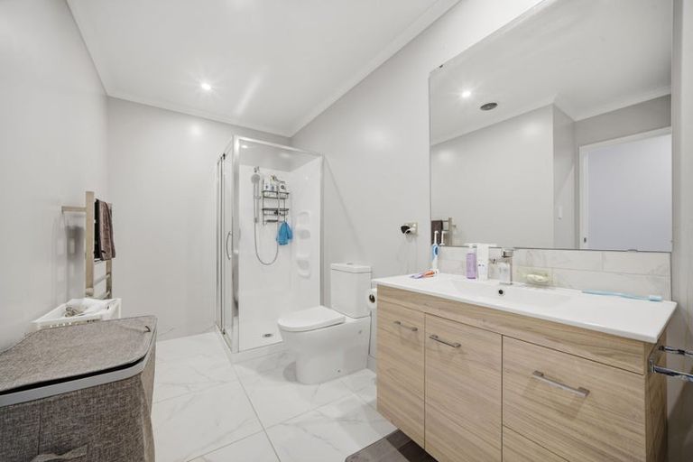 Photo of property in 117 Hobsonville Point Road, Hobsonville, Auckland, 0616