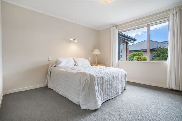 Photo of property in 96 Park Street, Winton, 9720