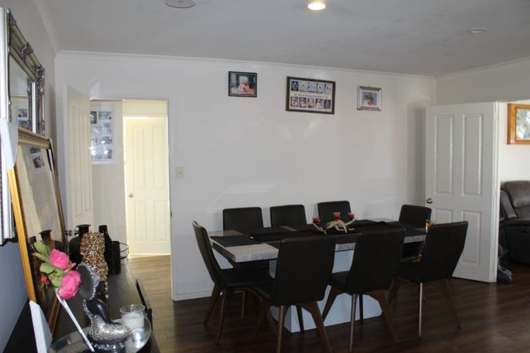 Photo of property in 12 George Arthur Place, Pukekohe, 2120