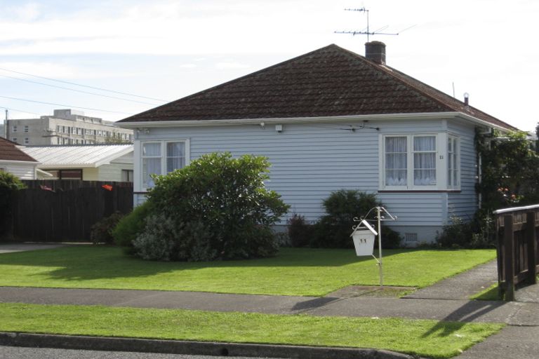 Photo of property in 11 Hall Crescent, Epuni, Lower Hutt, 5011