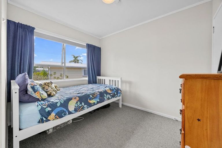 Photo of property in 2/4 Illana Place, Ranui, Auckland, 0612