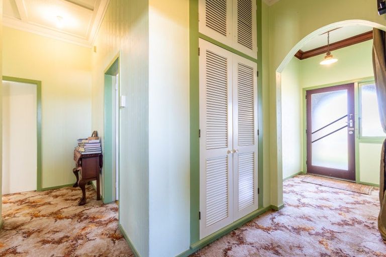 Photo of property in 10 Allardice Street, Dannevirke, 4930