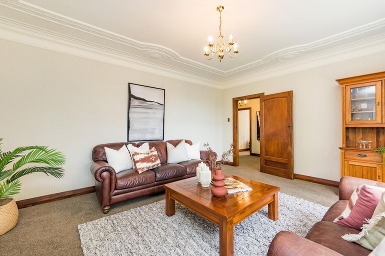 Photo of property in 11 Elmira Avenue, Hokowhitu, Palmerston North, 4410