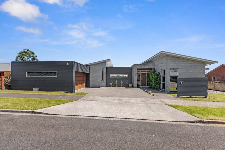 Photo of property in 61 Karamea Street, Whalers Gate, New Plymouth, 4310