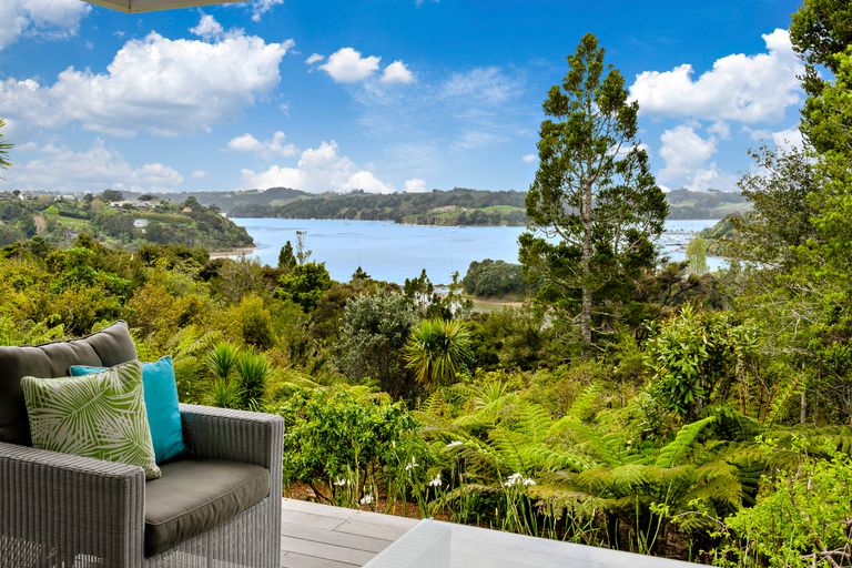 Photo of property in 14 Creek Street, Sandspit, Warkworth, 0982