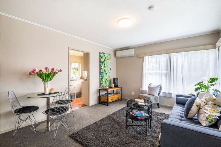 Photo of property in 6/43 Shakespeare Road, Milford, Auckland, 0620