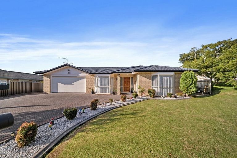 Photo of property in 17 Flora Place, Wattle Downs, Auckland, 2103