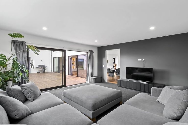 Photo of property in 6 Timara Crescent, Marshland, Christchurch, 8083