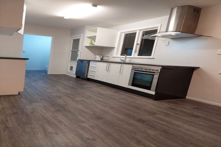 Photo of property in 14 Shackleton Grove, Stokes Valley, Lower Hutt, 5019