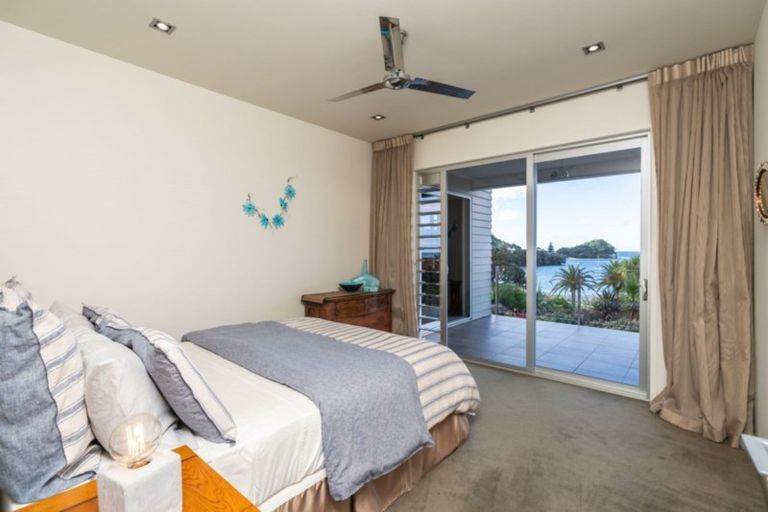 Photo of property in 18 Wintle Street, Mangawhai Heads, Mangawhai, 0505