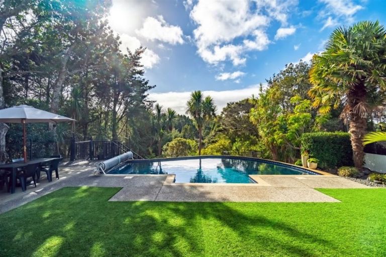 Photo of property in 36 Le Roy Terrace, Birkenhead, Auckland, 0626