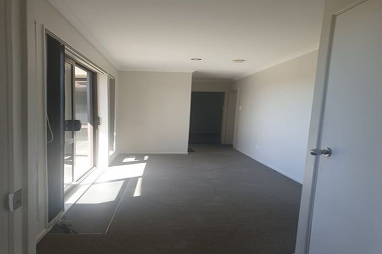 Photo of property in 33 Tarapiroe Avenue, Takanini, 2112