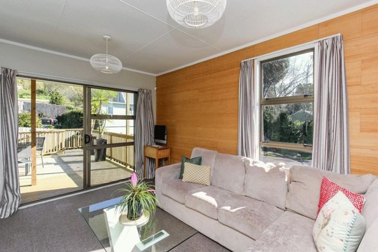 Photo of property in 9 Elgin Grove, Merrilands, New Plymouth, 4312