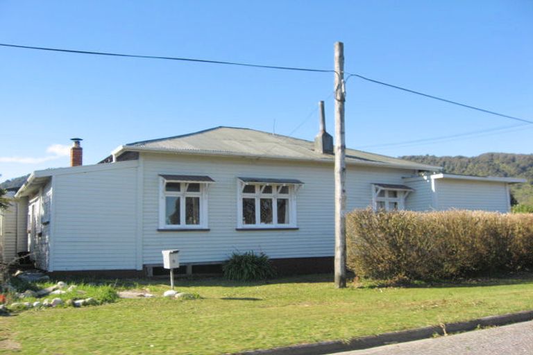 Photo of property in 9 Peel Street, Cobden, Greymouth, 7802