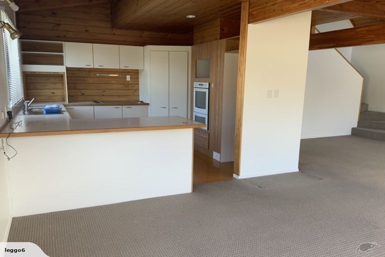 Photo of property in 132 Karewa Parade, Papamoa Beach, Papamoa, 3118