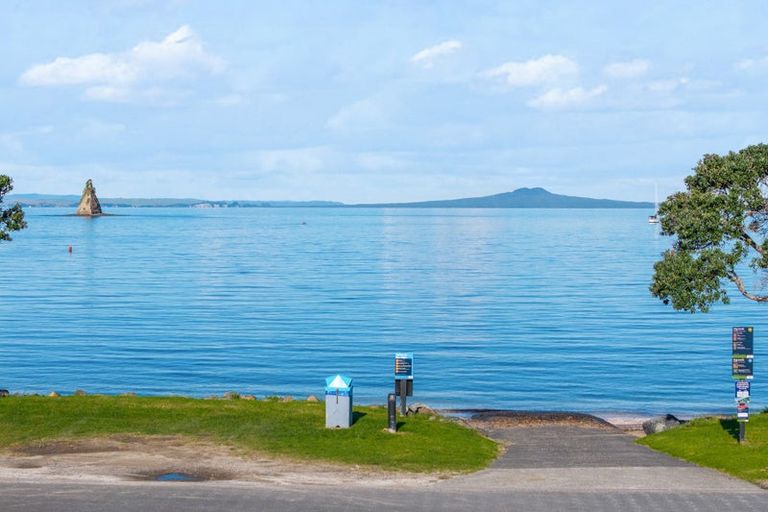 Photo of property in 42a Matakatia Parade, Matakatia, Whangaparaoa, 0930