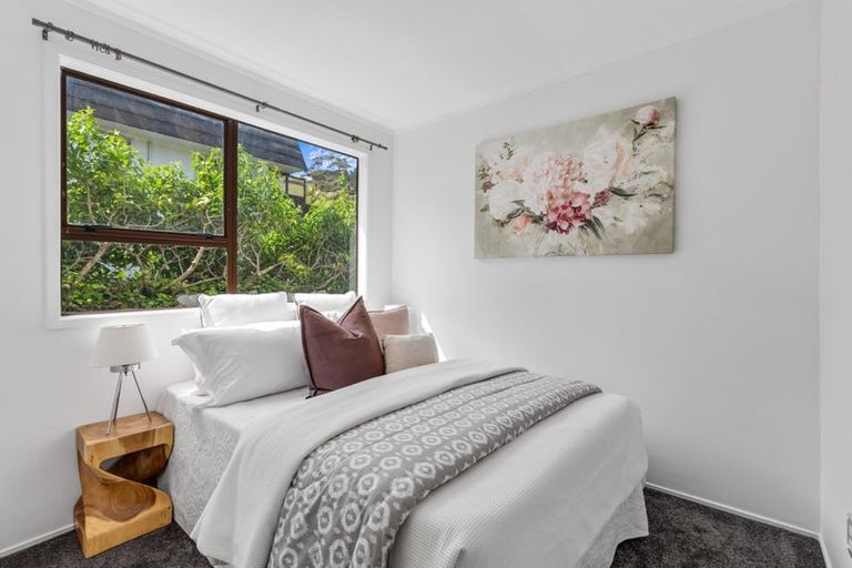 Photo of property in 1/22 Simon Ellice Drive, Bayview, Auckland, 0629