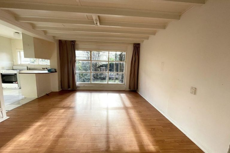 Photo of property in 19 Golf Road, New Lynn, Auckland, 0600