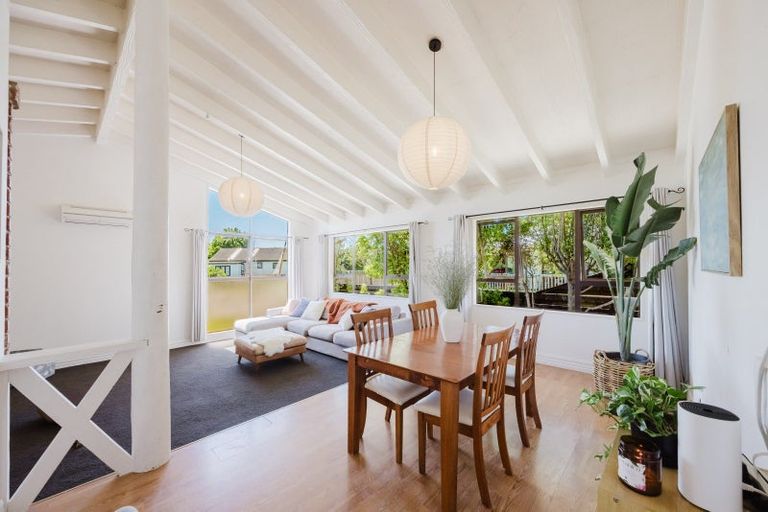 Photo of property in 78 Atherfold Crescent, Greenmeadows, Napier, 4112