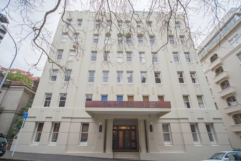Photo of property in Westminster Court, 4h/5 Parliament Street, Auckland Central, Auckland, 1010