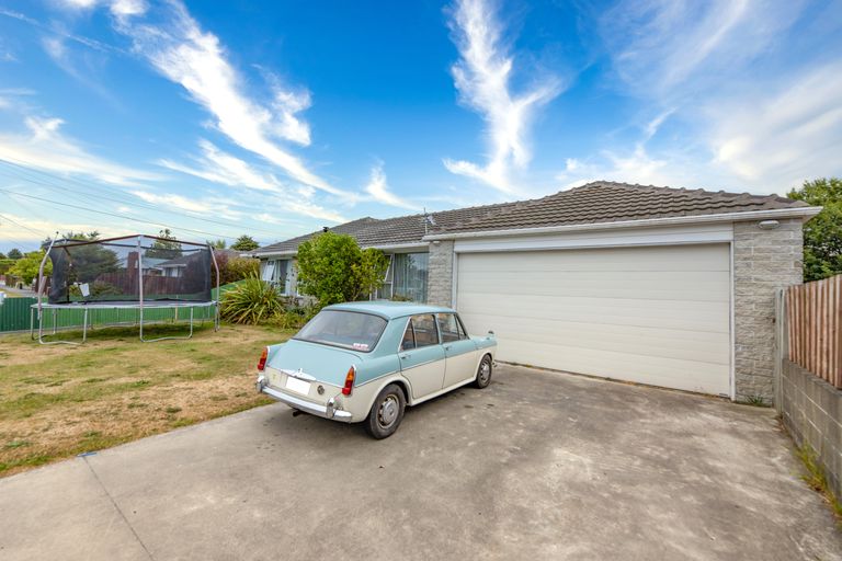 Photo of property in 23 Rowses Road, Aranui, Christchurch, 8061