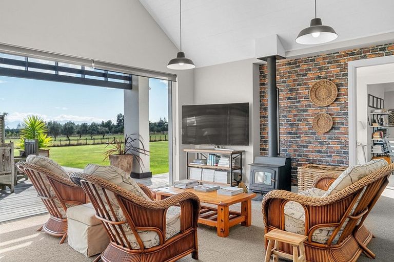 Photo of property in 104 White Rock Road, Martinborough, 5781