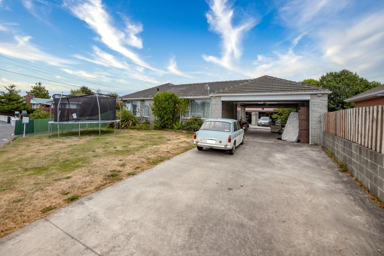 Photo of property in 23 Rowses Road, Aranui, Christchurch, 8061