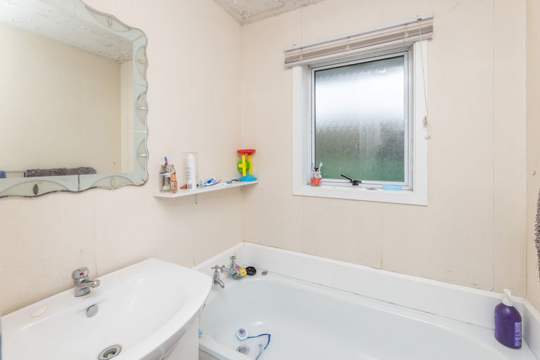 Photo of property in 23 Rowses Road, Aranui, Christchurch, 8061