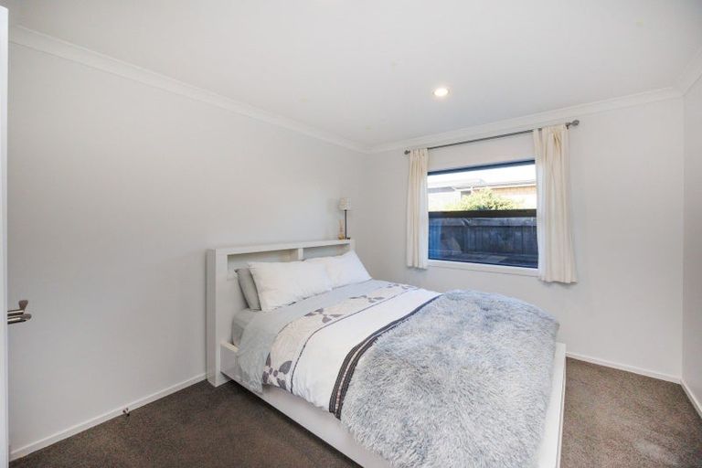 Photo of property in 51 Chestnut Close, Kelvin Grove, Palmerston North, 4414