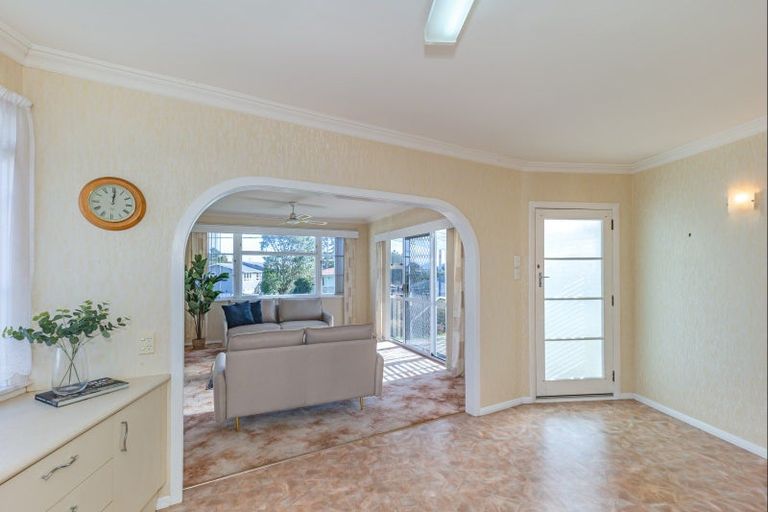 Photo of property in 196 Cambridge Street, Levin, 5510