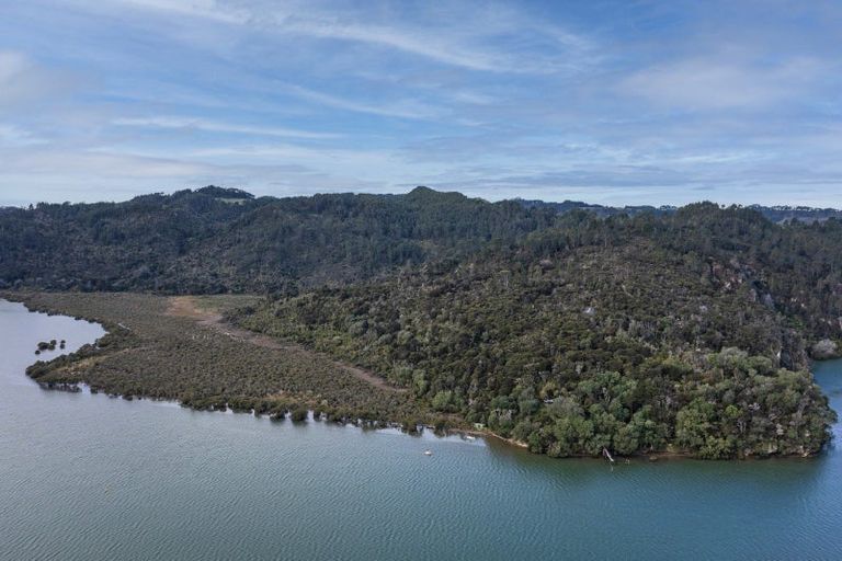 Photo of property in 295 Kopaki Point, Cooks Beach, Whitianga, 3591