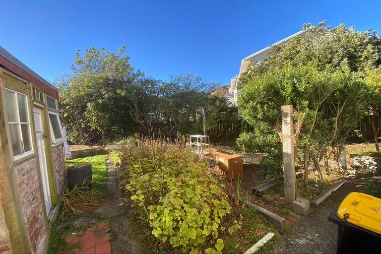 Photo of property in 19a Kekerenga Street, Strathmore Park, Wellington, 6022