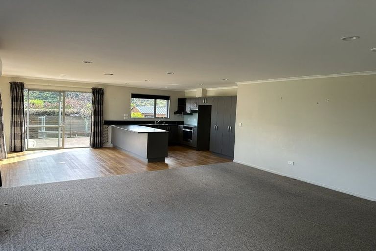 Photo of property in 17 Glentui Place, Waikawa, Picton, 7220