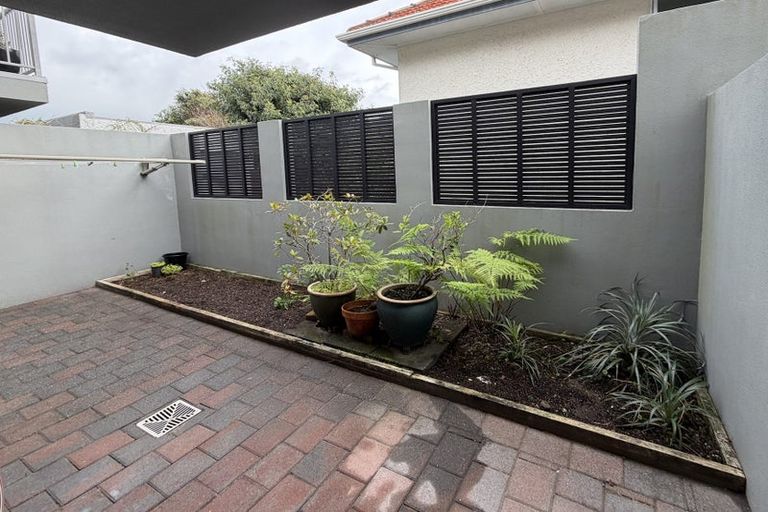 Photo of property in 8/46 May Street, Mount Maunganui, 3116