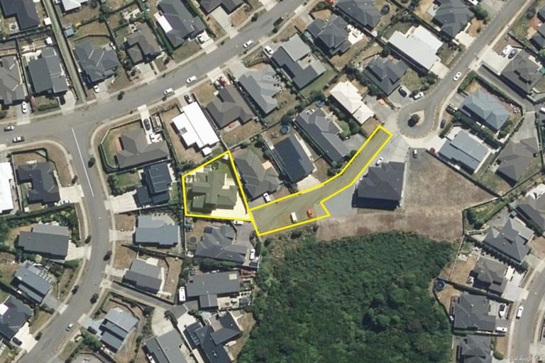 Photo of property in 18 Peel Lane, Aotea, Porirua, 5024