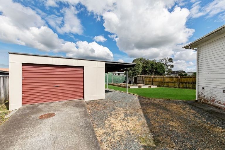 Photo of property in 76 Cargill Street, Papakura, 2110