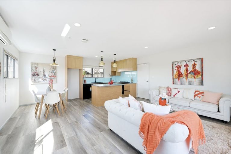 Photo of property in 5 Parrs Cross Road, Henderson, Auckland, 0612