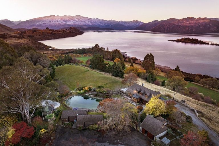 Photo of property in 280 Wanaka-mount Aspiring Road, Wanaka, 9382