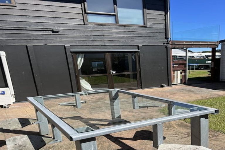 Photo of property in 79 Frobisher Street, Island Bay, Wellington, 6023