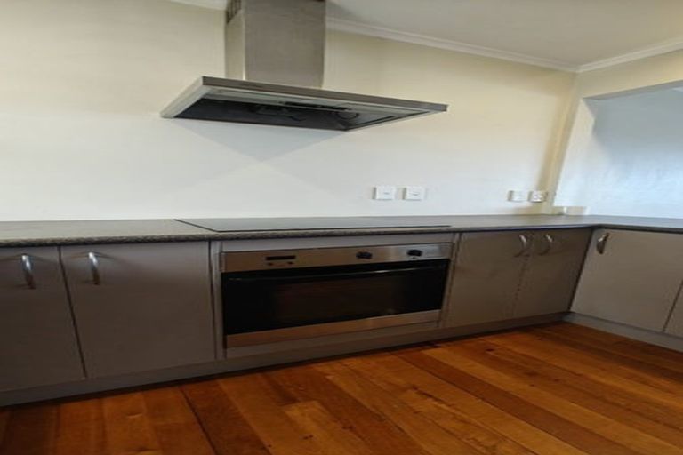 Photo of property in 4/73 Castor Bay Road, Castor Bay, Auckland, 0620