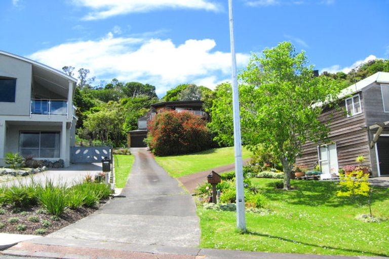 Photo of property in 30 Zita Avenue, Matakatia, Whangaparaoa, 0930