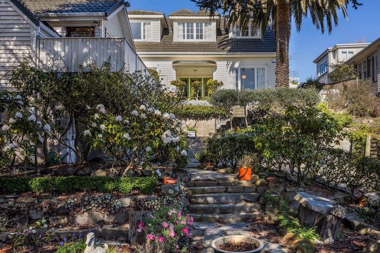 Photo of property in 49 Cashmere Road, Cashmere, Christchurch, 8022